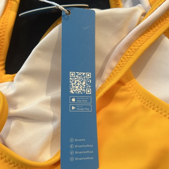 NEVER WORN- Cupshe bikini with tie closure and lemon details (size M) - Picture 5 of 5